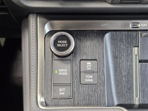 Certified 2025 Lexus GX 550 AWD/4WD image 16