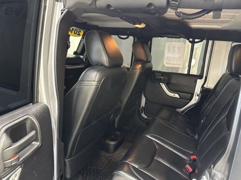 Used 2014 Jeep Wrangler Unlimited Rubicon AWD/4WD image 14