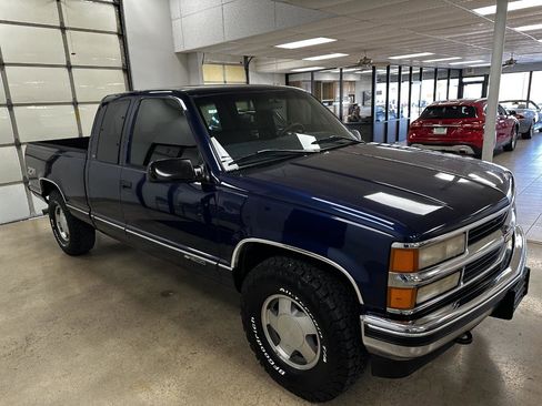 Used 1998 Chevrolet Silverado 1500 4x4 Extended Cab w/ Preferred Equipment Group 2 image 2