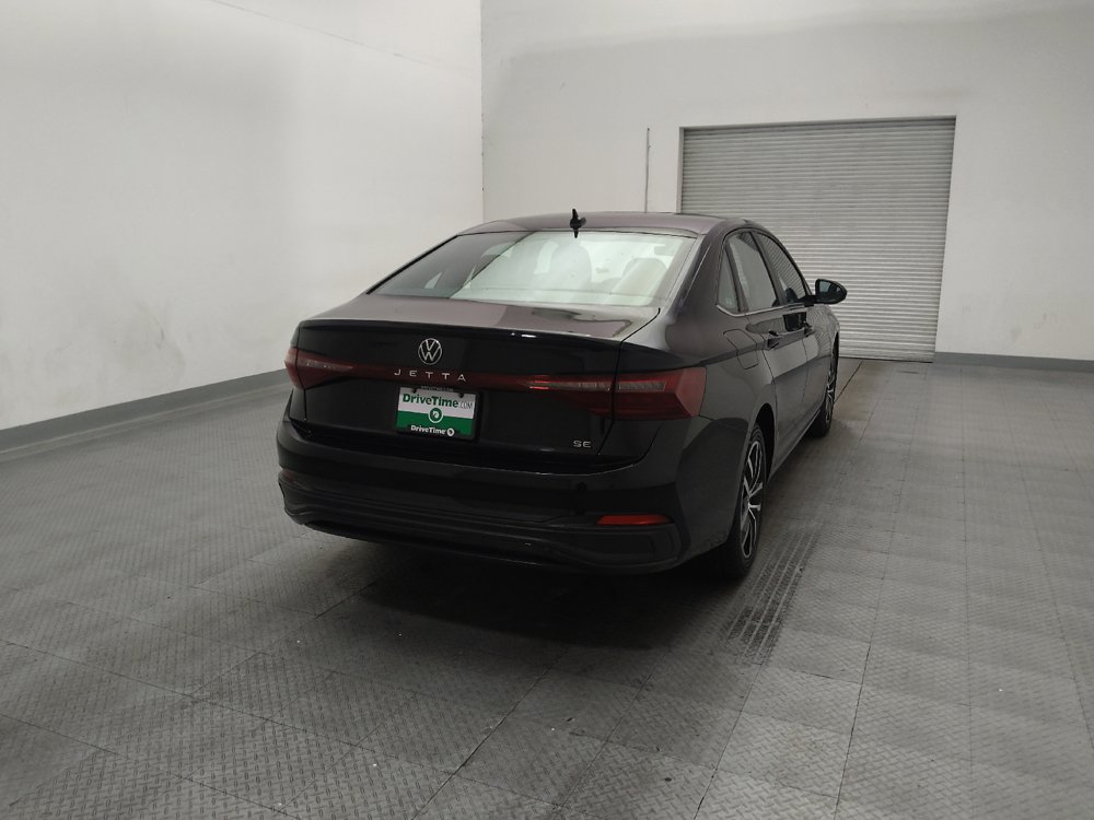 Used 2025 Volkswagen Jetta SE FWD image 7