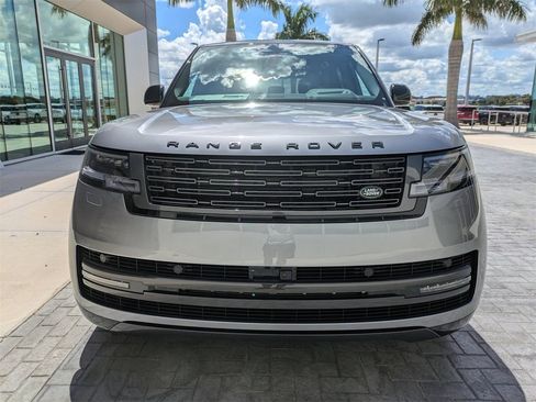 New 2025 Land Rover Range Rover Long Wheelbase SE image 8