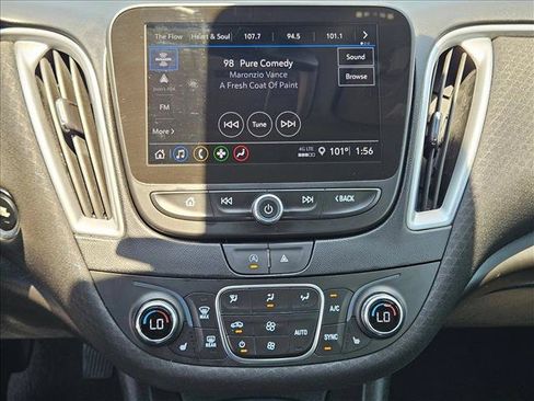 Used 2023 Chevrolet Malibu LT FWD image 14