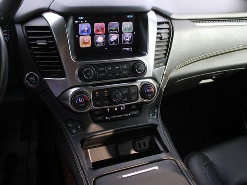 Used 2020 Chevrolet Suburban Premier AWD/4WD image 17