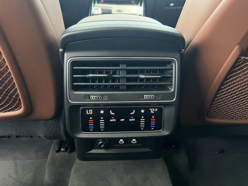 Used 2022 Audi Q8 Premium Plus w/ Premium Plus Package image 22