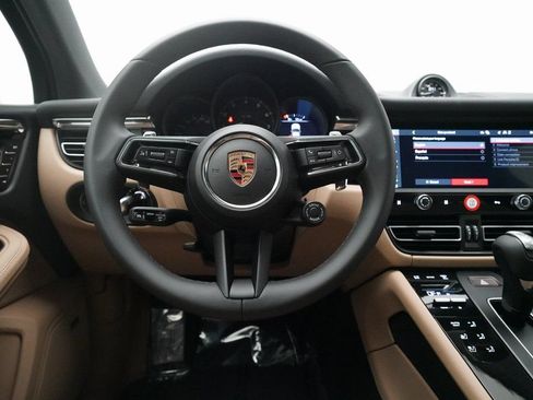 Used 2026 Porsche Macan AWD/4WD image 21
