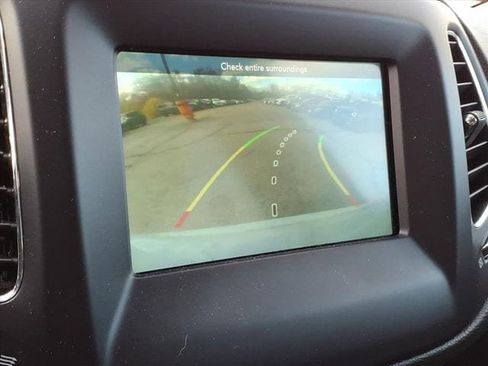 Used 2021 Jeep Compass Latitude image 18