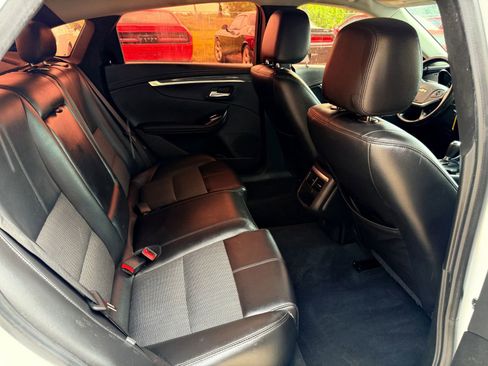 Used 2017 Chevrolet Impala LT image 32