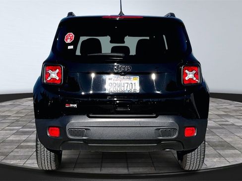 Certified 2023 Jeep Renegade Latitude w/ Sun/Sound Group image 5