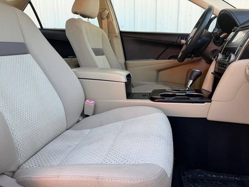 Used 2013 Toyota Camry LE FWD image 20