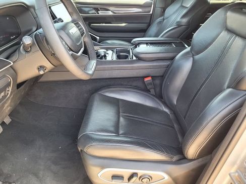 Used 2024 Jeep Wagoneer 2WD image 24