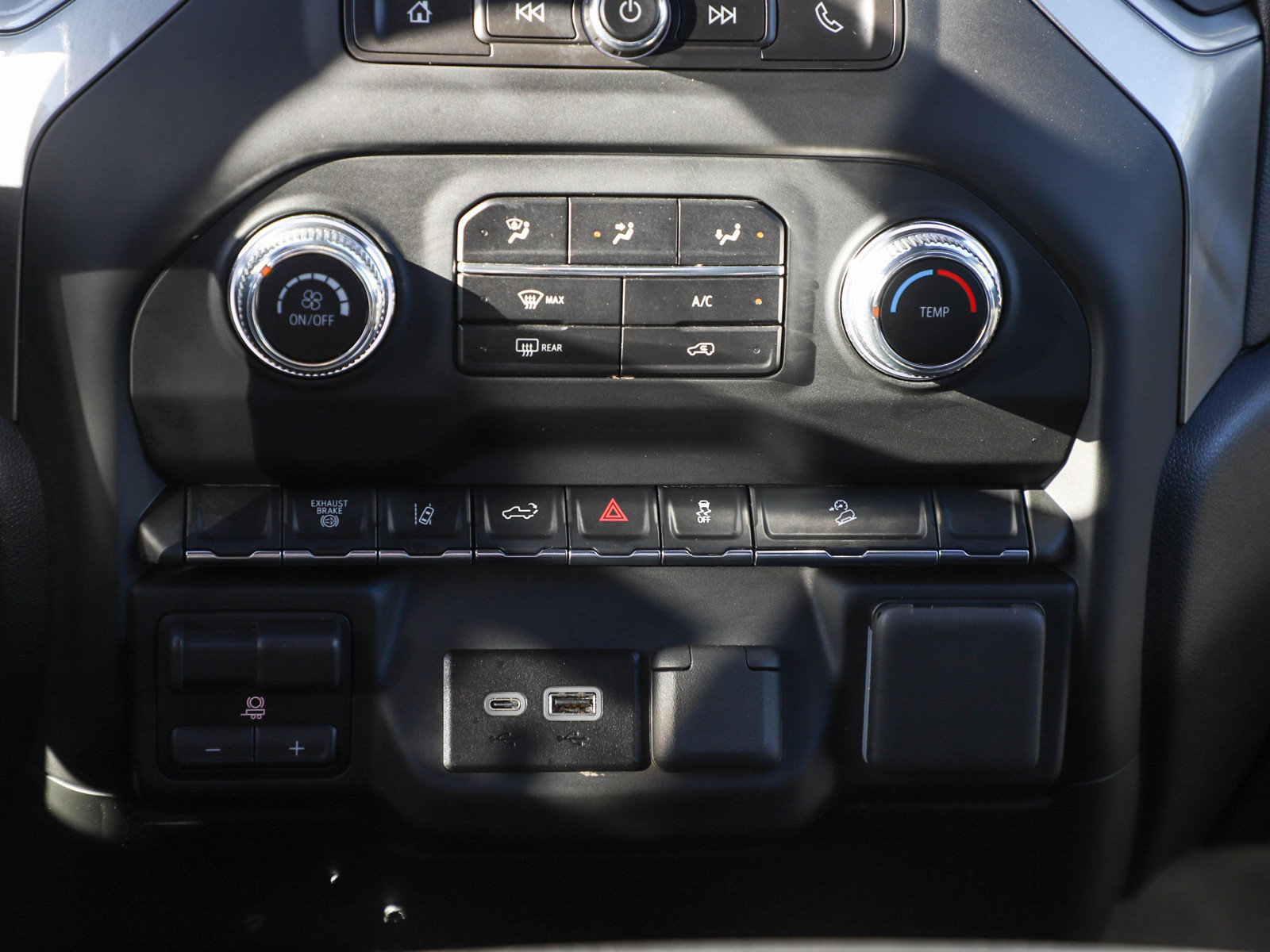 Used 2024 GMC Sierra 2500 Pro AWD/4WD image 18