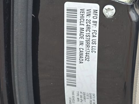 Used 2024 Chrysler Pacifica Limited FWD image 34