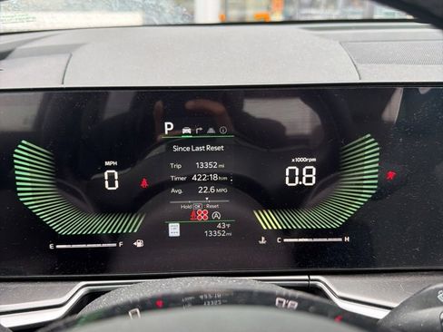 Certified 2025 Kia Sorento EX w/ Panoramic Sunroof Package image 8