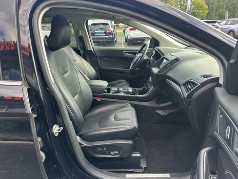 Used 2019 Ford Edge Titanium w/ Equipment Group 301A FWD image 13