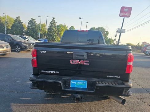 Used 2015 GMC Sierra 2500 Denali w/ Duramax Plus Package AWD/4WD image 7