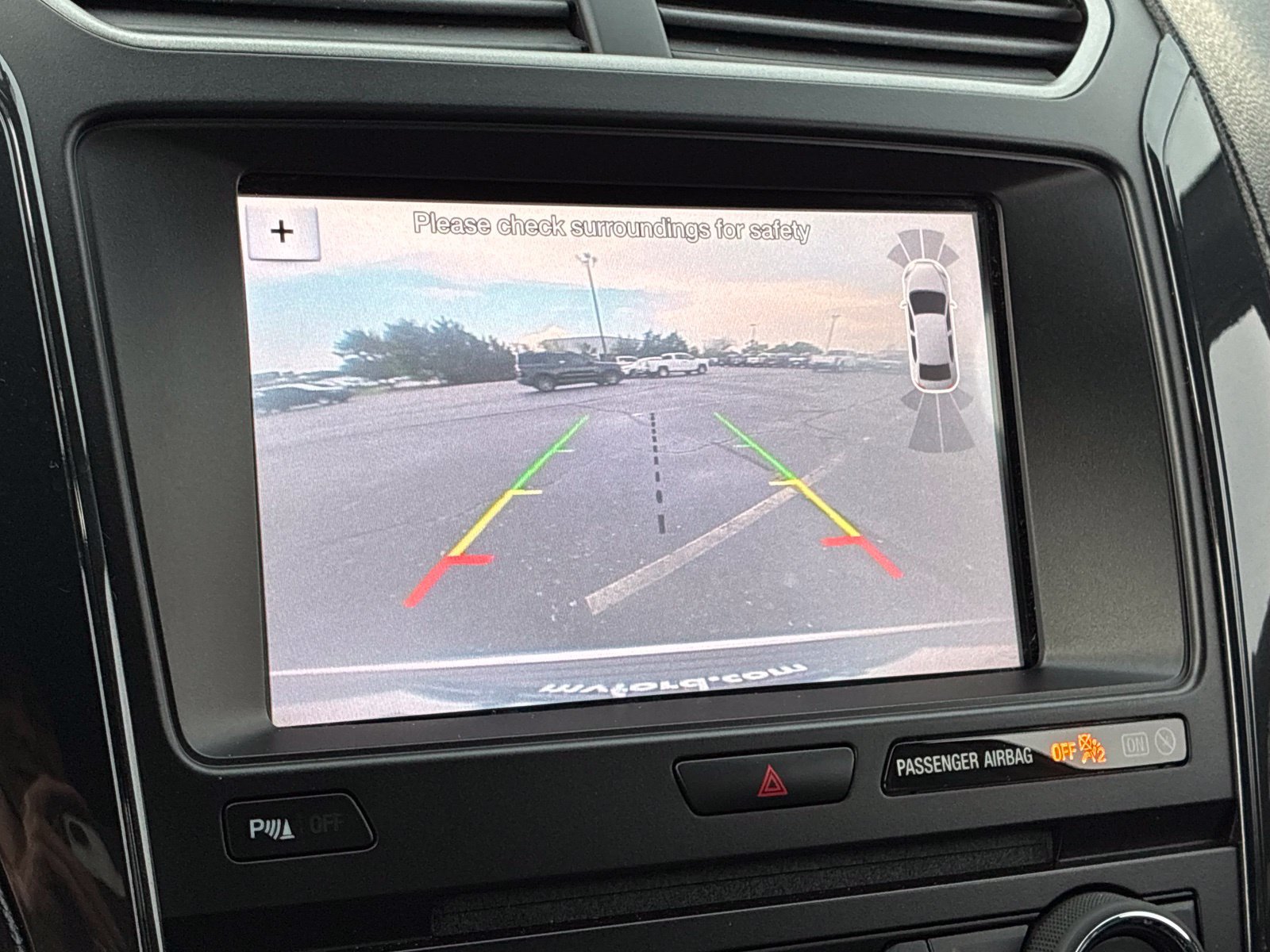 Used 2018 Ford Explorer XLT w/ Equipment Group 202A FWD image 22