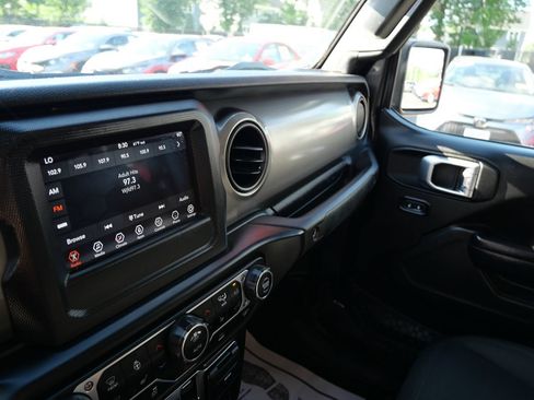 Used 2020 Jeep Gladiator Sport w/ Quick Order Package 24S AWD/4WD image 13
