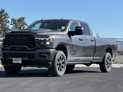 New 2026 RAM 2500 Laramie AWD/4WD image 7