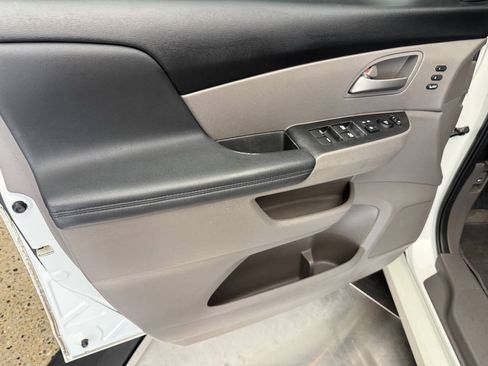 Used 2013 Honda Odyssey Touring image 28