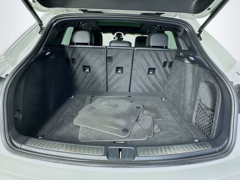 Used 2022 Porsche Macan w/ Premium Package Plus AWD/4WD image 21