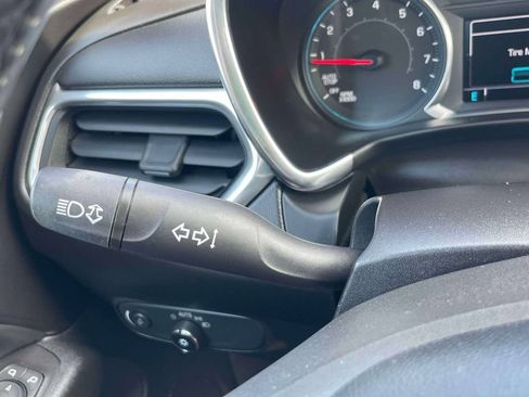 Used 2018 Chevrolet Equinox LT w/ Sun & Infotainment Package AWD/4WD image 23