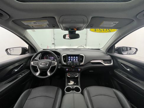 Used 2024 GMC Terrain SLT w/ Infotainment Package II AWD/4WD image 3