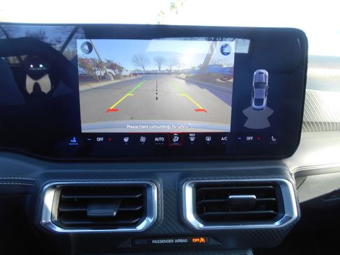 Used 2025 Ford Mustang Premium image 4