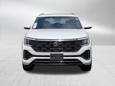 Certified 2024 Volkswagen Atlas Cross Sport SEL R-Line AWD/4WD image 2