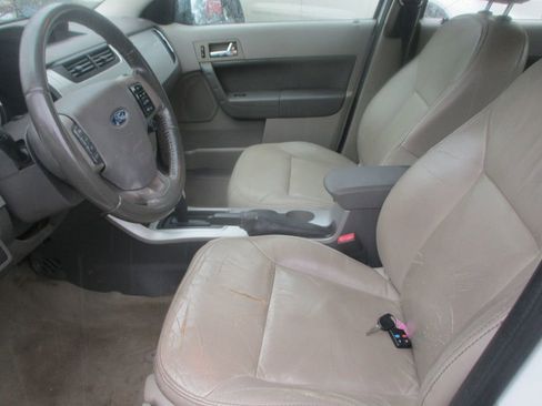 Used 2010 Ford Focus SEL image 10