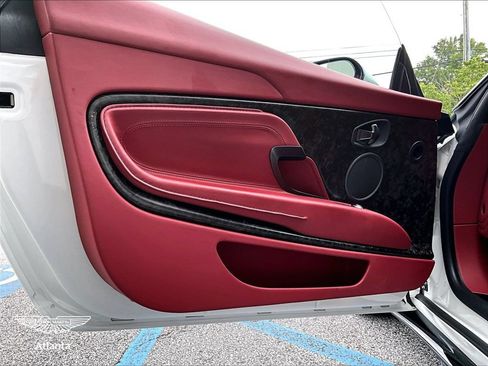 Used 2019 Aston Martin DB11 Coupe RWD image 21