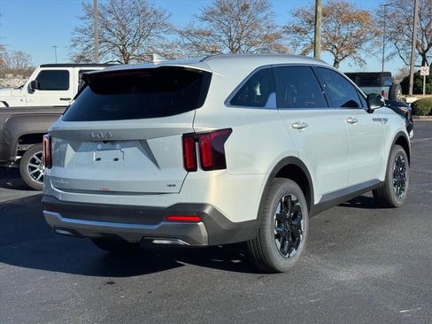 New 2026 Kia Sorento S image 3