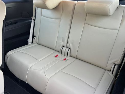 Used 2019 INFINITI QX60 Luxe w/ Essential Package image 16