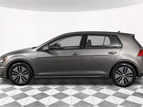 Used 2016 Volkswagen e-Golf SE w/ DC Fast Charging Package FWD image 19
