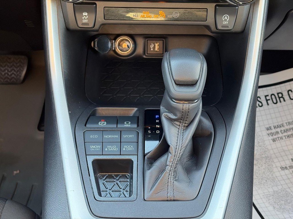 Used 2023 Toyota RAV4 XLE AWD/4WD image 16