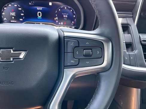 Certified 2023 Chevrolet Suburban Z71 w/ Luxury Package AWD/4WD image 19
