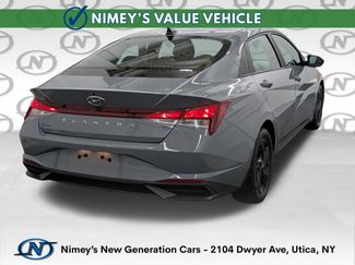 Used 2023 Hyundai Elantra SEL FWD video 2