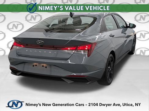 Used 2023 Hyundai Elantra SEL FWD image 2