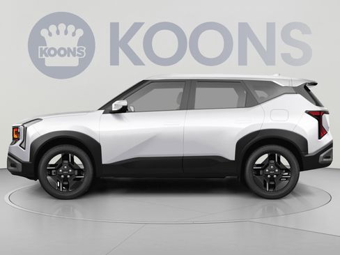 New 2027 Kia Seltos LX FWD image 2