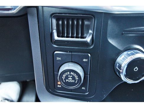 Used 2025 Ford F150 Lariat AWD/4WD image 28