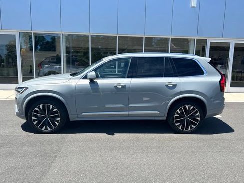 Certified 2025 Volvo XC90 B6 Plus AWD/4WD image 2