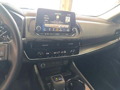Used 2021 Nissan Rogue SV AWD/4WD image 13
