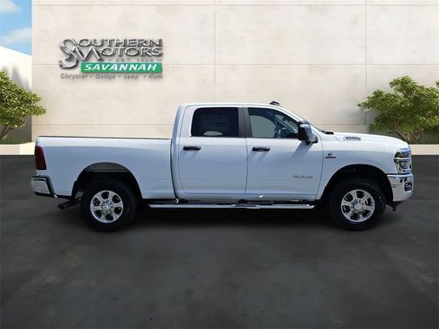 New 2026 RAM 3500 Big Horn AWD/4WD image 6