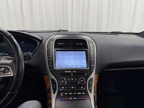 Used 2020 Lincoln Nautilus Reserve AWD/4WD image 18