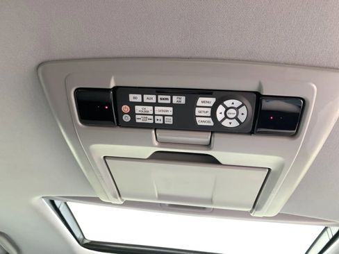 Used 2017 Honda Pilot Touring image 38