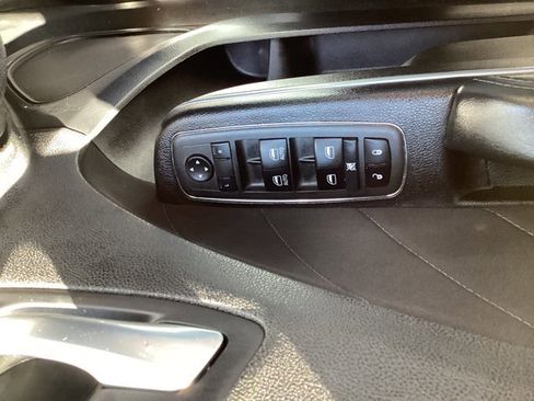 Used 2022 Dodge Charger SXT image 15