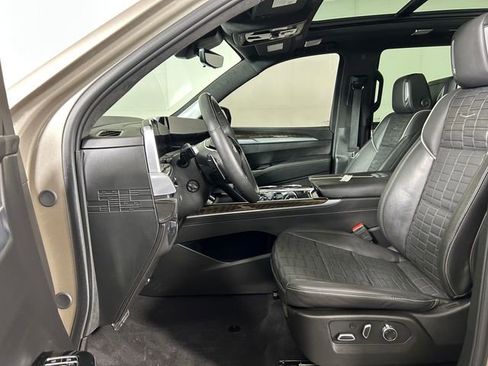 Certified 2025 Cadillac Escalade Sport Platinum w/ LPO, Floor Liner Package image 11