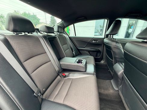 Used 2017 Honda Accord Sport image 21