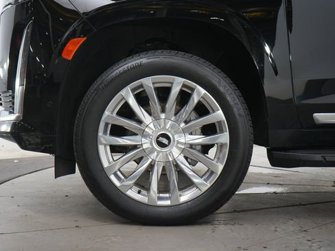 Used 2024 Cadillac Escalade Premium Luxury w/ Touring Package AWD/4WD image 33