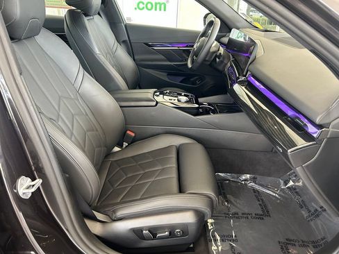 Used 2025 BMW i5 eDrive40i RWD image 24