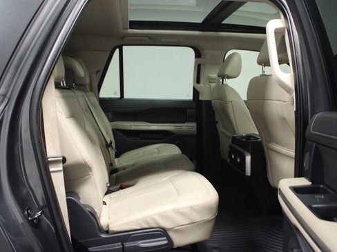 Used 2022 Ford Expedition Max Limited image 16